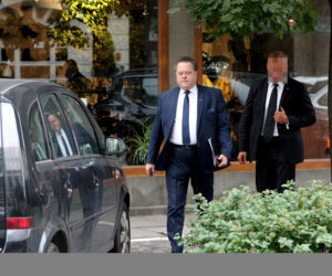 MINISTER ZIELIŃSKI CHCIAŁ WYLEGITYMOWAĆ.