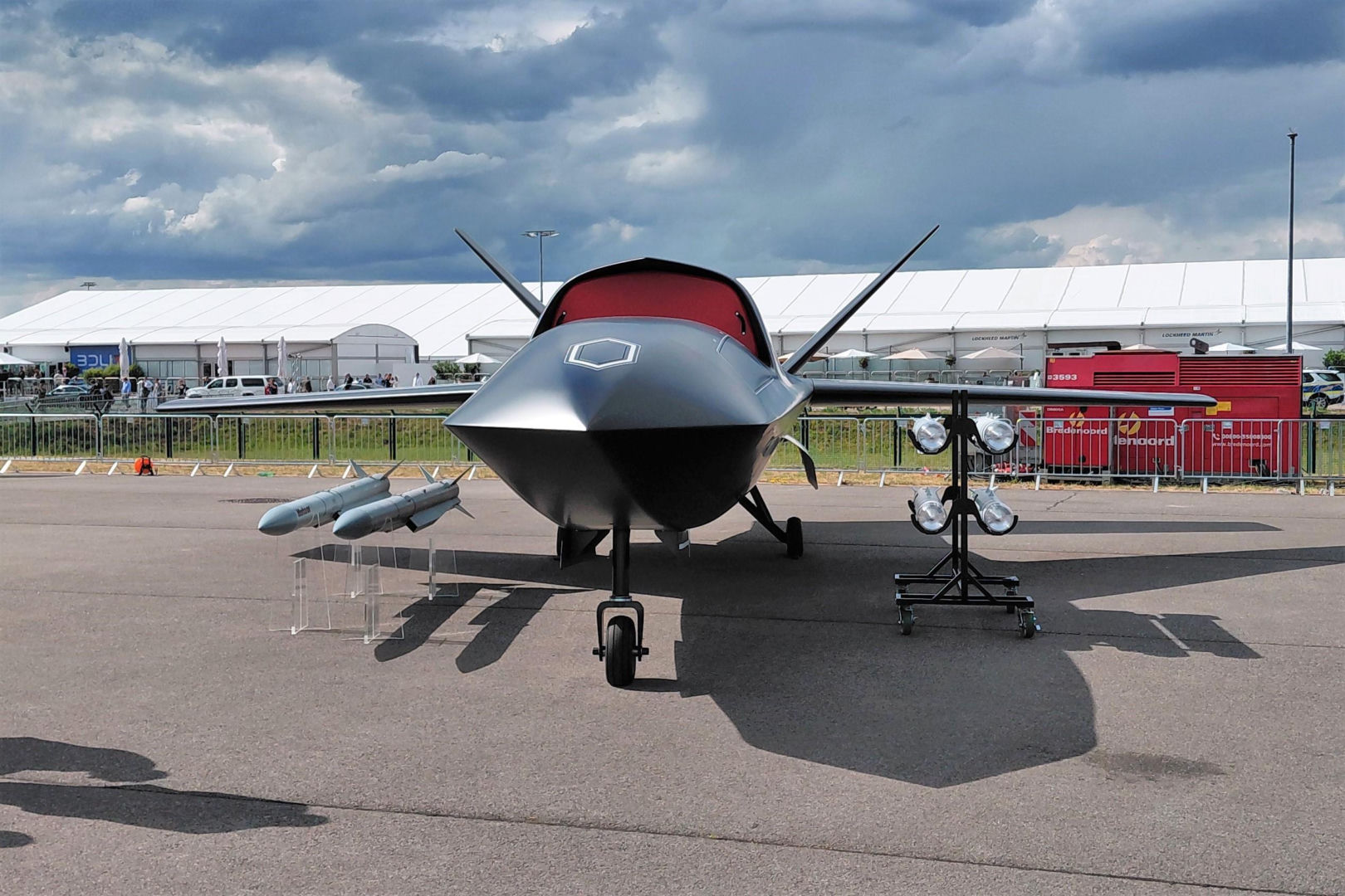 Dron bojowy Airbus U760 Ravenstorm
