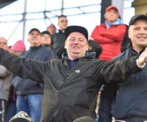 PRES Grupa Dewloperska Toruń - Abramczyk Polonia Bydgoszcz, zdjęcia kibiców i zawodników z pożegnania Adriana Miedzińskiego