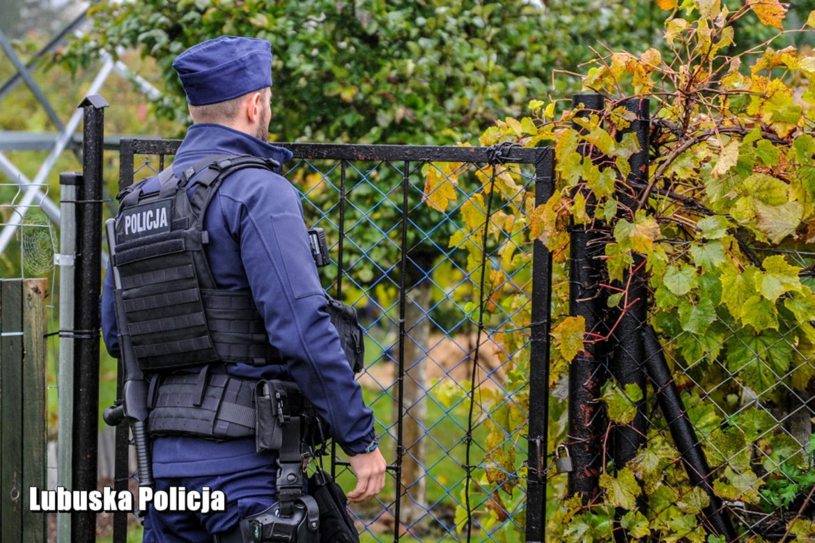 Wielka akcja poszukiwawcza w Gorzowie. 30-latek zniknął po wyjściu z komendy policji [ZDJĘCIA].