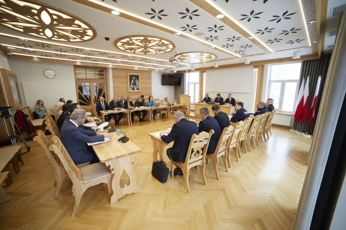 Posiedzenie Wojewódzkiego Zespołu Zarządzania Kryzysowego "Bezpieczne ferie dla dzieci i młodzieży w województwie małopolskim – 2023"