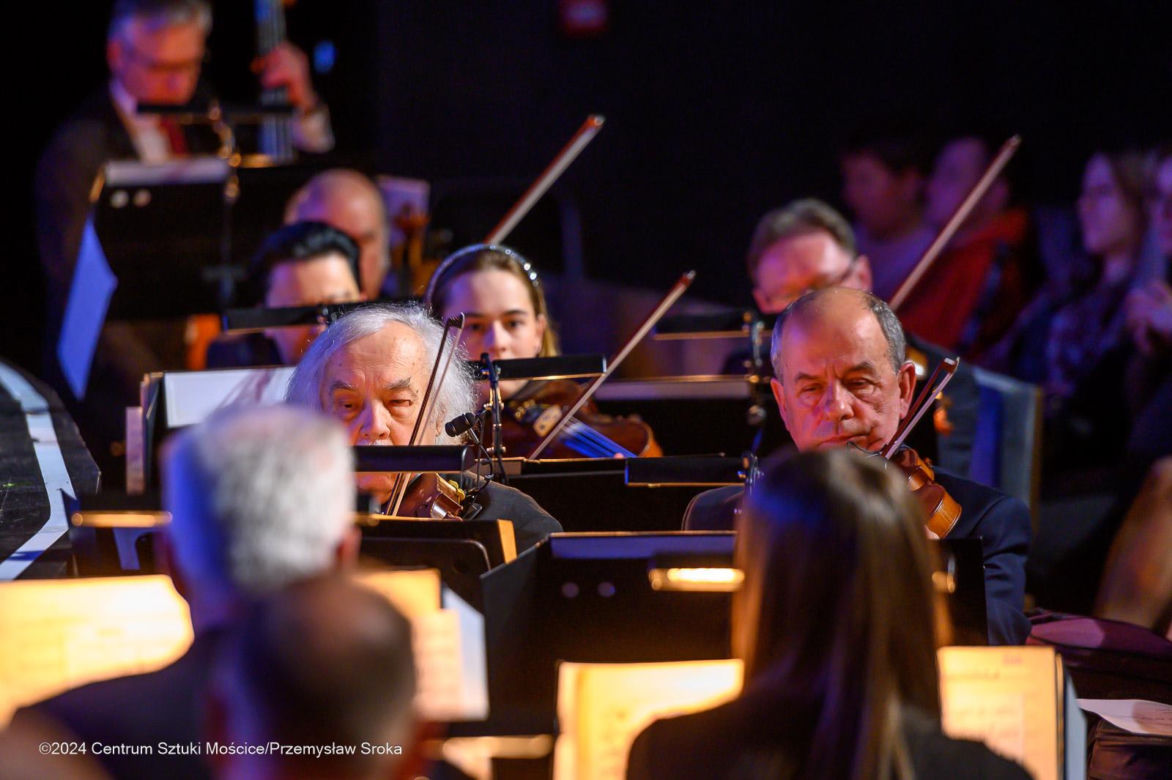 Koncert wielkanocny Zespołu Pieśni i Tańca Świerczkowiacy w Centrum Sztuki Mościce