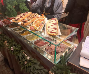 Jarmark Bożonarodzeniowy 2025 na Rynku Głównym w Krakowie. Jedzenie drogie jak nigdy