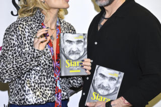 Markowska przytulała męża, Ostałowska zaskoczyła sylwetką, Ścibakówna błyszczała na premierze biografii Rewińskiego