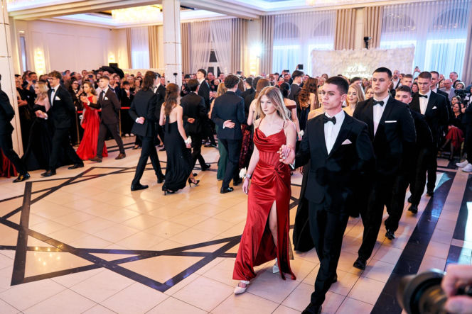 Studniówka siedleckiej Królówki 2026 - walc i polonez