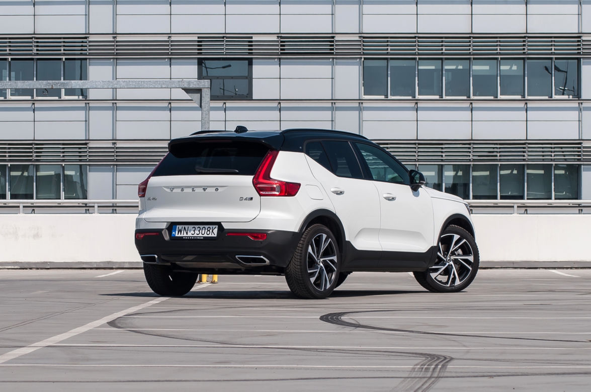 Volvo XC40 D4 190 KM R Design