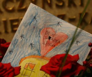 Urodzinowa laurka od wnuczek Lecha Kaczyńskiego 