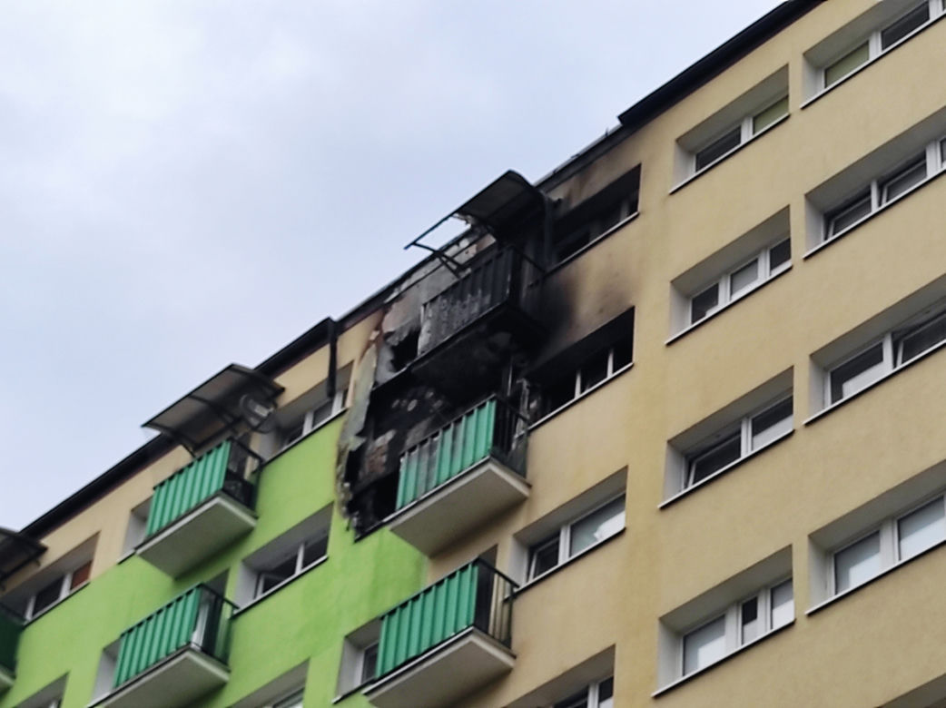 Rozpacz strażaka po tragicznym pożarze bloku. Nic więcej nie mógł zrobić