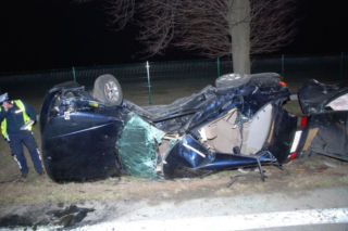 Tragiczny wypadek w Wierzbnej. Nie żyje 39-letni kierowca [ZDJĘCIA]