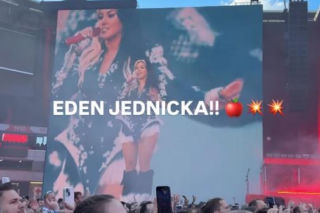 Ewa Farna na stadionie w Pradze