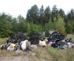 Nielegalne odpady na Podkarpaciu. Zatrzymano trzech mężczyzn ze Śląska
