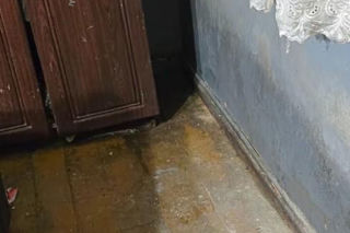 Lawina pomocy dla braci Bartka i Kacpra z Szurkowa. Na remont domu nastoletnich sierot