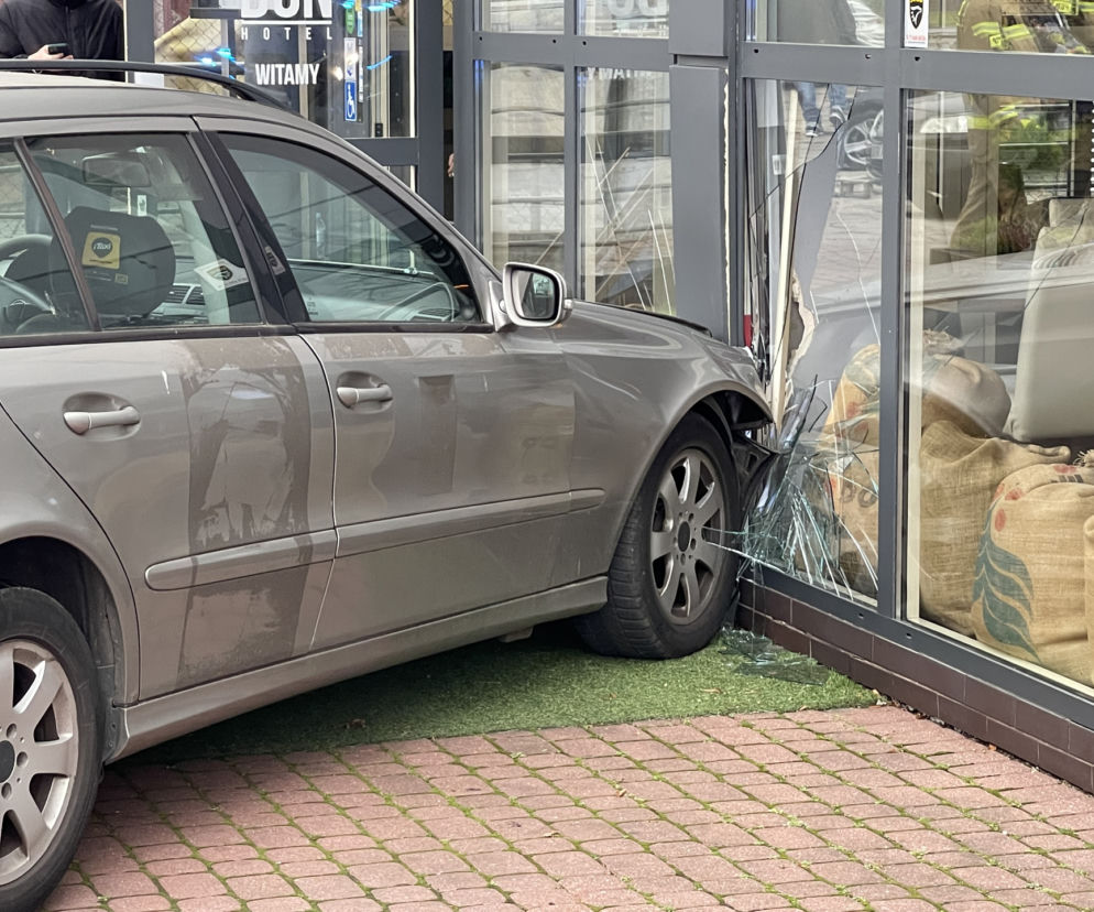 Kierowca dostał zawału i rozbił się samochodem