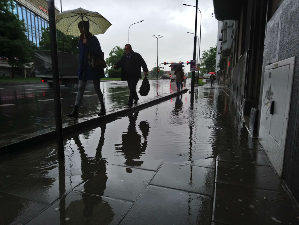 Ulewy w Małopolsce 23.05.2019: Ulice zamieniły się w rwące rzeki, sytuacja jest dramatyczna