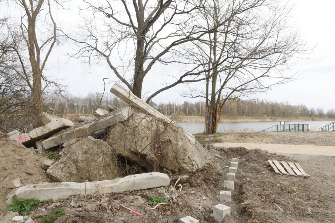 W Warszawie powstaje drugie "lapidarium". Miasto nie usunie betonowych odpadów. "To artefakty"