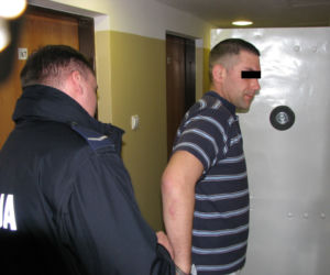 Uciekał przed policją kradzionym maluchem