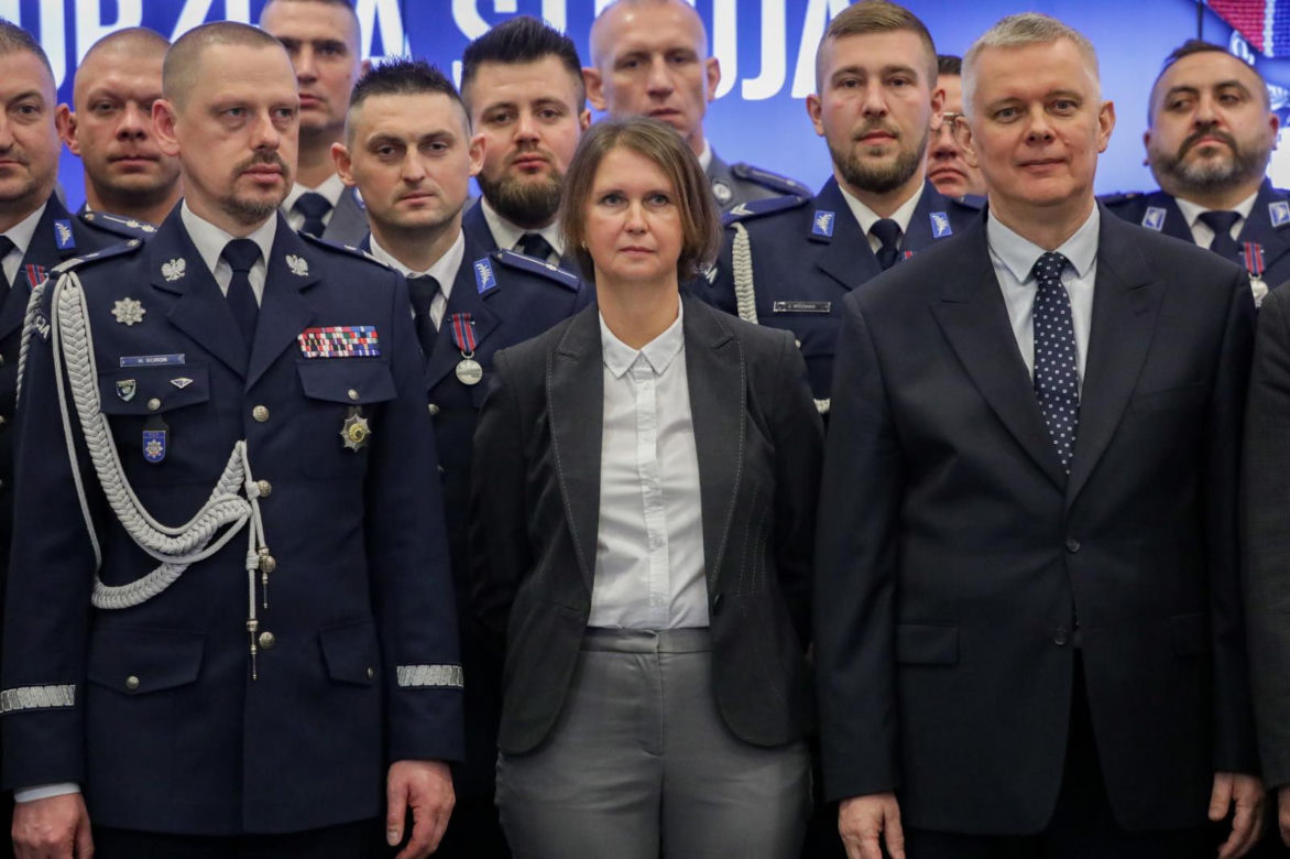 Z narażeniem życia ratowali innych. 81 policjantów odebrało medale 