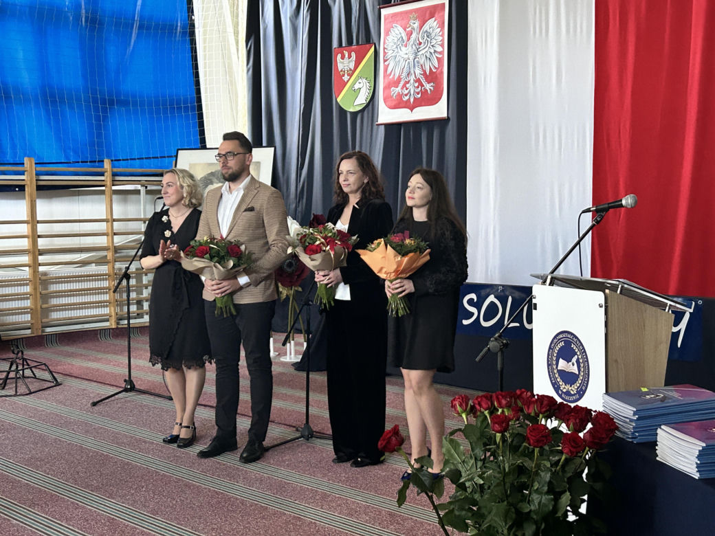 Czwartoklasiści po absolutorium. Wkrótce matury