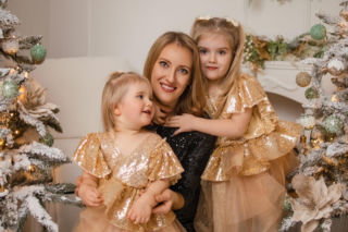 Waldemar Nawrocki i Adrian Domalewski pomagają Anielce