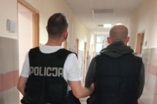 Okradł sklep z pieniędzy - policja: Wszedł jak po swoje