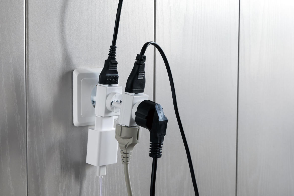 Jak dbać o bezpieczeństwo elektryczne w domu? 