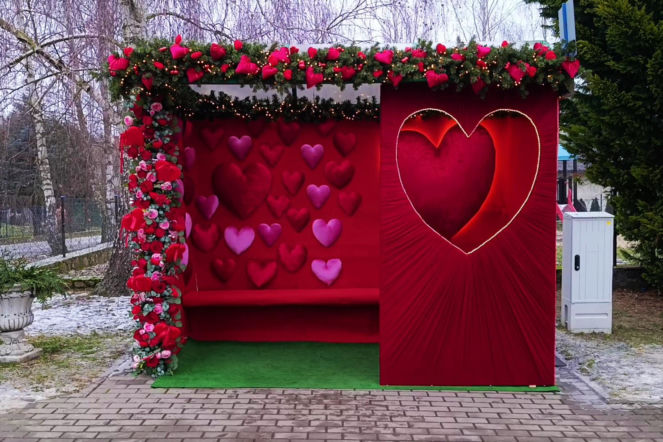 To najbardziej romantyczny przystanek autobusowy w Polsce! Zachwyca nie tylko zakochanych