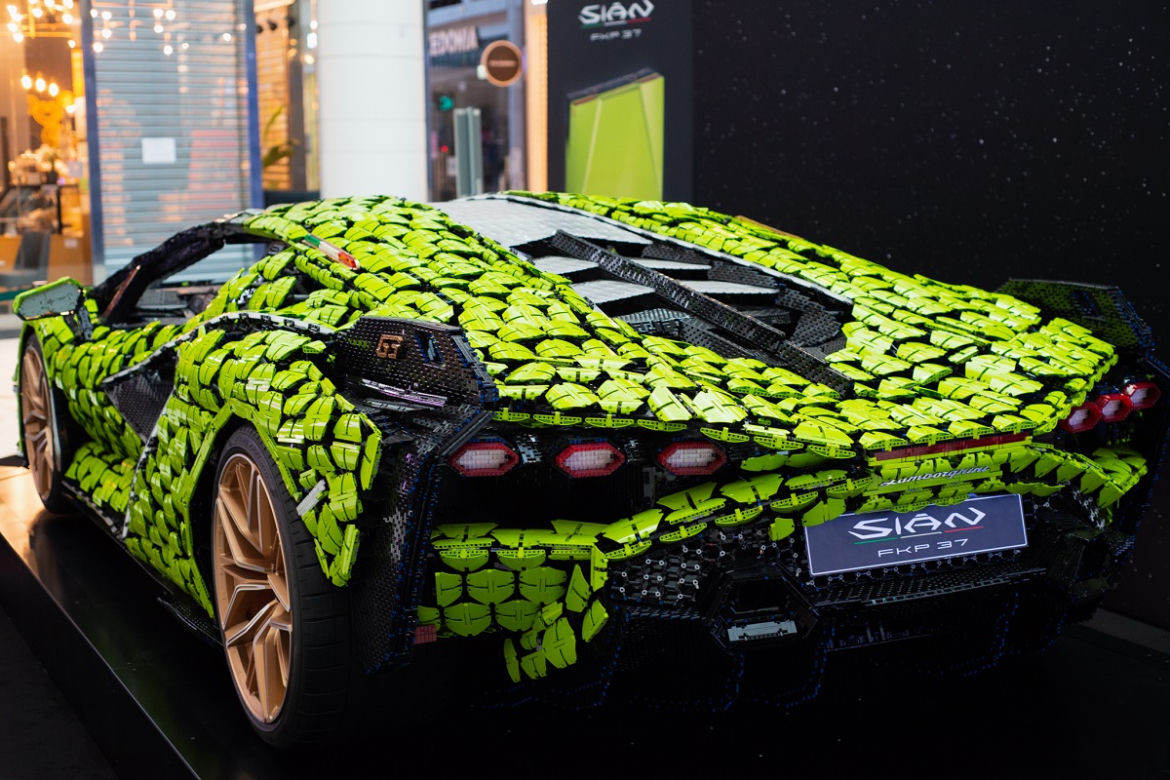 Lamborghini Sian z klocków LEGO - model w skali 1:1