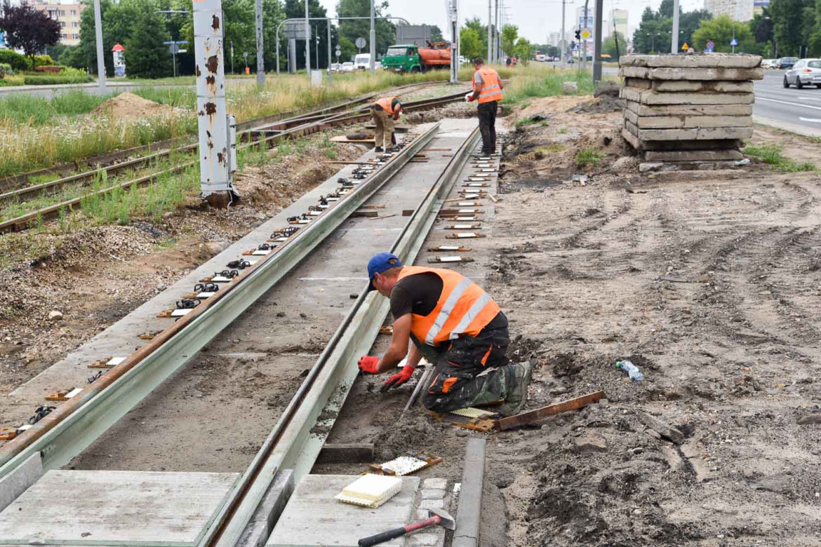W Toruniu trwa modernizacja torowisk. Zaglądamy na plac budowy