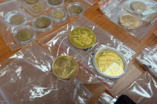 Ukrainiec wiózł w aucie złoto warte fortunę. Nie potrafił wyjaśnić, skąd je ma