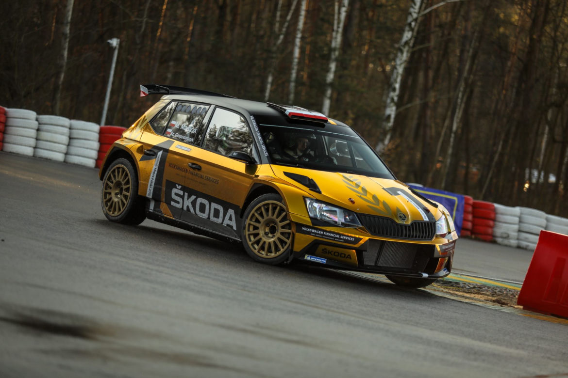 Złota Skoda Fabia R5 zespołu rajdowego Miko Marczyk Motorsport