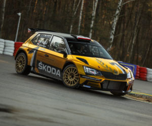 Złota Skoda Fabia R5 zespołu rajdowego Miko Marczyk Motorsport