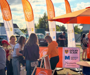 Gorące gwiazdy i tłumy mieszkańców! Ekipa ESKA Summer City na dożynkach w Kobierzycach