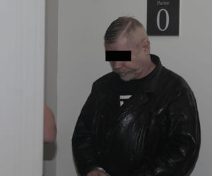 Zjadł flaki i zasztyletował ratownika. Szokujące tłumaczenie w sądzie!