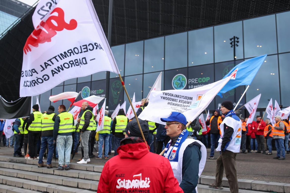 Protest "Solidarności" w Katowicach przed MCK. Chodzi o konferencję klimatyczną PRECOP
