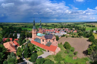 Tajemnica „Białych Mnichów” w sercu Wielkopolski. Dlaczego musisz odwiedzić Gminę Przemęt?