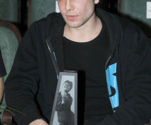 Debiutował jako Magik w Jesteś Bogiem. Tak na przestrzeni lat zmienił się Marcin Kowalczyk