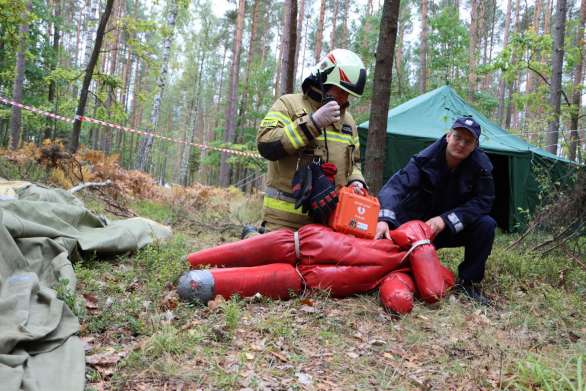 Trąba powietrzna przeszłą pod Warszawą. Pole namiotowe zniknęło w powierzchni ziemi. 26 osób potrzebowało pomocy