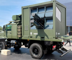 Mercedes Zetros z wyrzutnią dronów HX-2