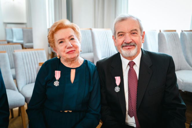 Złoty Gody par małżeńskich w Siedlcach - wręczenie pamiątkowych medali