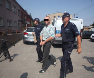BANDYTA POCIĄŁ MNIE PODCZAS OPALANIA
