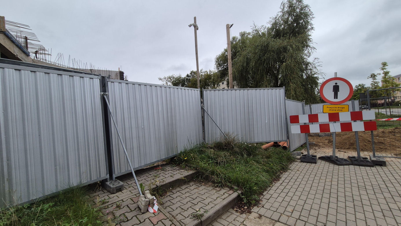 Dawniej był tam popularny market. Teraz to miejsce wypełni nowy blok