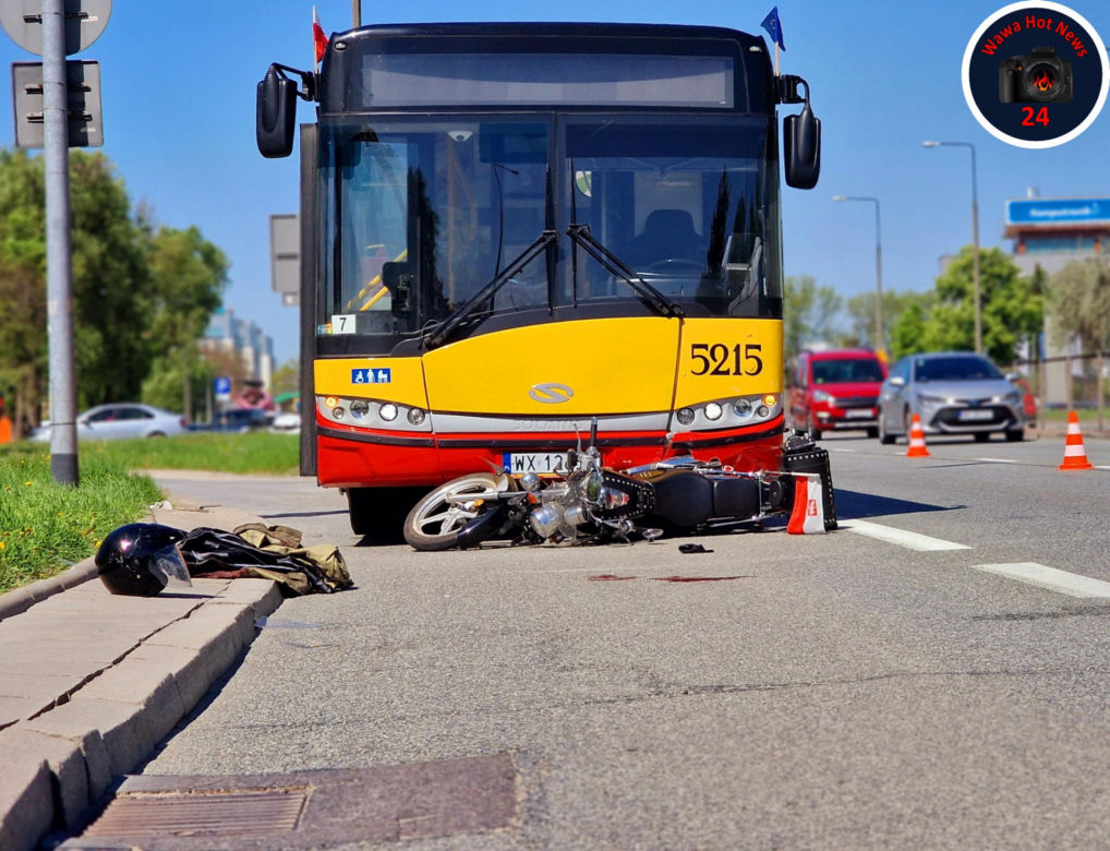 Motocyklista zderzył się z autobusem miejskim na Łopuszańskiej