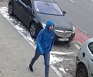 Kalisz. Oblał kwasem 49-latka i uciekł. Jest zdjęcie sprawcy! Ojciec 2-latka przeżywa gehennę [WIDEO, ZDJĘCIA]