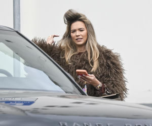 Sandra Kubicka w wałku na głowie