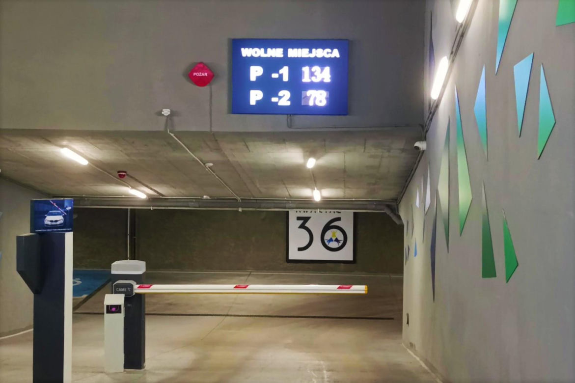 Pusty parking w Kwartale 36