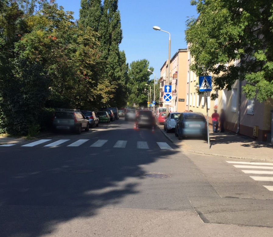 Wypadek przy ul. Niedziałkowskiego. Kobieta została potrącona na przejściu dla pieszych [ZDJĘCIA]