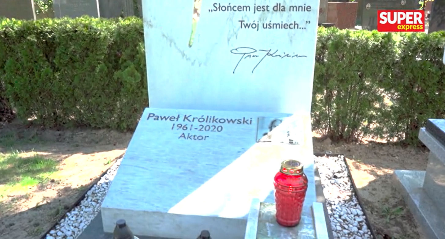 Skandal na grobie Pawła Królikowskiego i innych artystów
