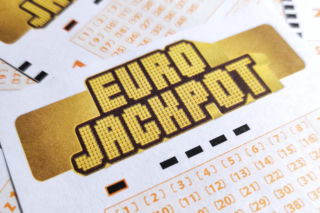Sensacyjna wygrana w Eurojackpot! Polak zdał się na los i został milionerem