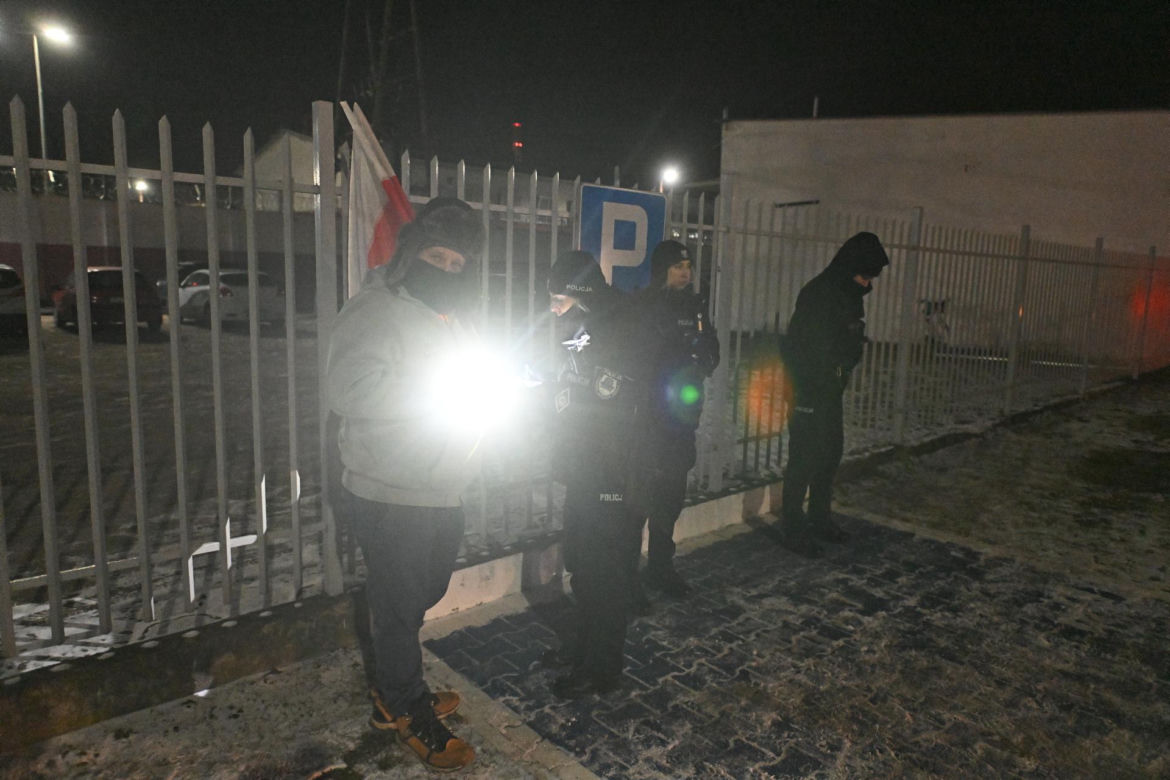 Kamiński i Wąsik w areszcie. Wielki protest w Warszawie
