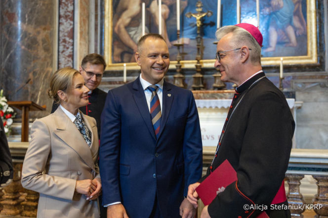 Marta Nawrocka poszła w takim stroju na grób Jana Pawła II